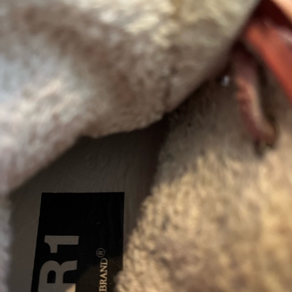 Golden Goose VStar1 pink size 42. Great condition and unique GG style. - Picture 2 of 6